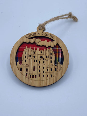 Glamis Castle Round Wooden Hanging (Asstd Tartan Background)